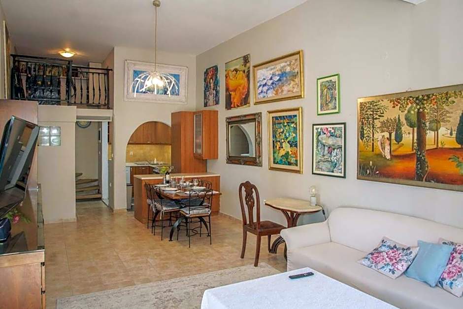 Violeta's Seaview Apartment in Rhodes