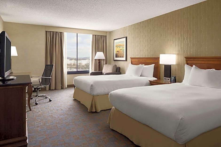 DoubleTree By Hilton Somerset Exec. Meeting Center