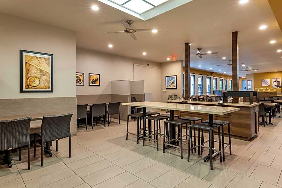 Best Western Plus Park Place Inn - Mini Suites