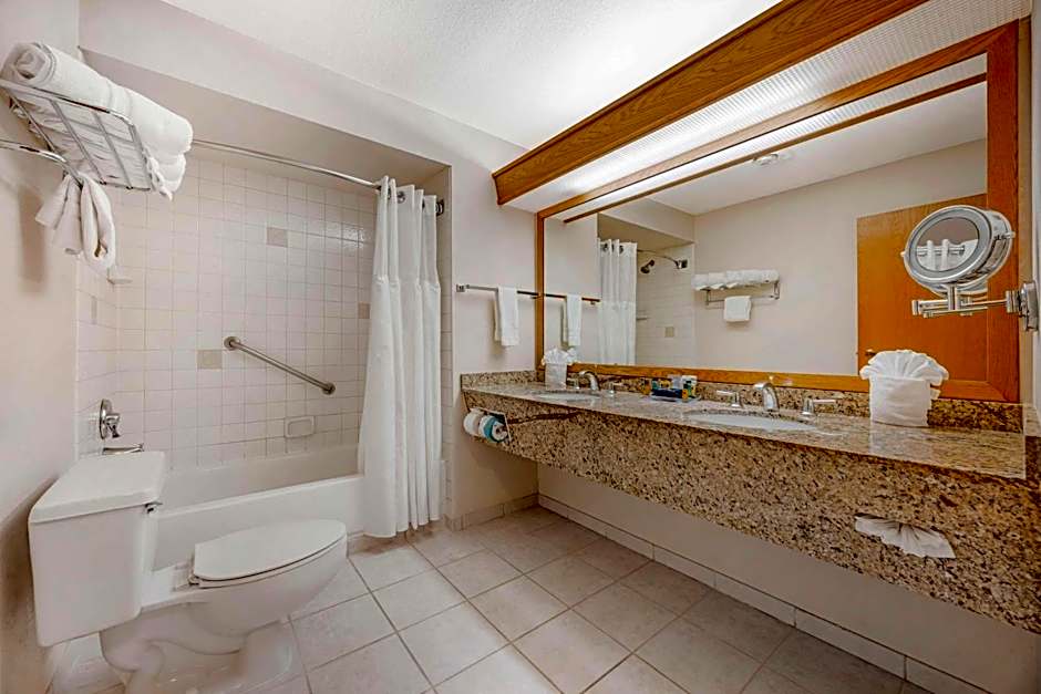 Best Western Plus Mill Creek Inn