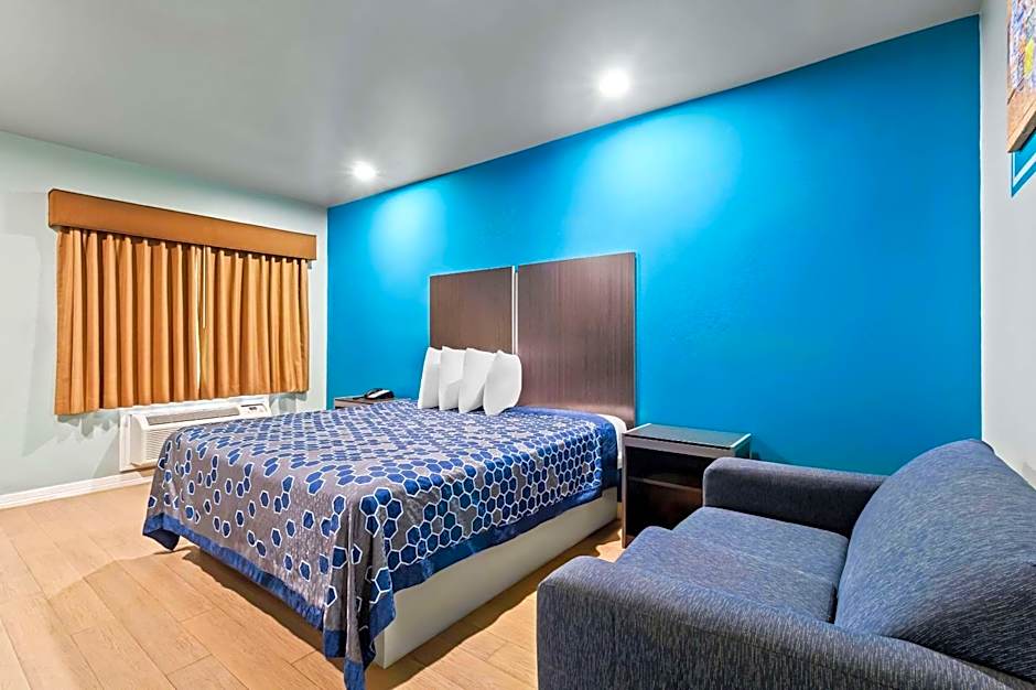 Econo Lodge Inn & Suites Channelview - Houston East