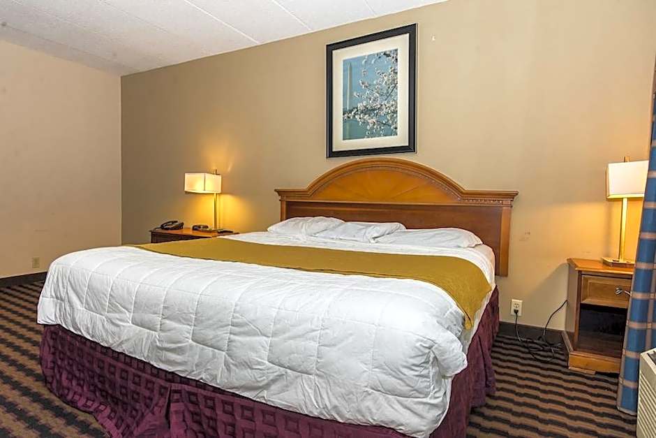 NORTHEAST GARDEN INN.