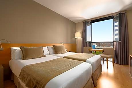 Double or Twin Room (1 Adult)