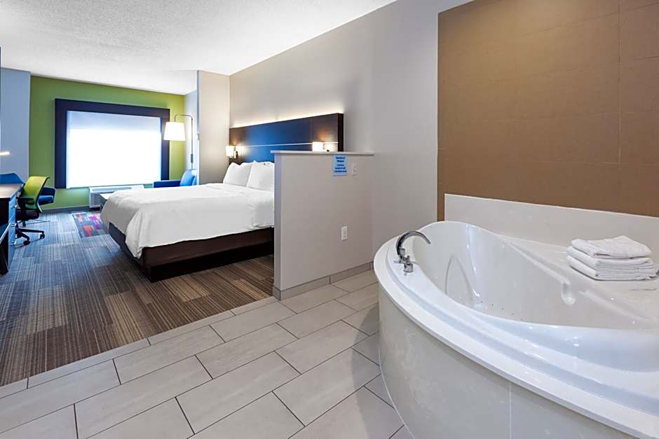 Holiday Inn Express Hotel & Suites Woodhaven By IHG