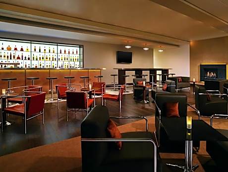 Family Apartment, 2 Bedroom Apartment, Bedroom 1: 1 King, and 1 Twin, Bedroom 2: 1 King Murphy