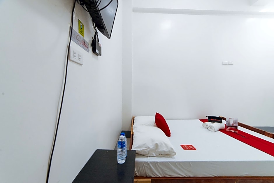 RedDoorz @ Plaza Jaro Iloilo