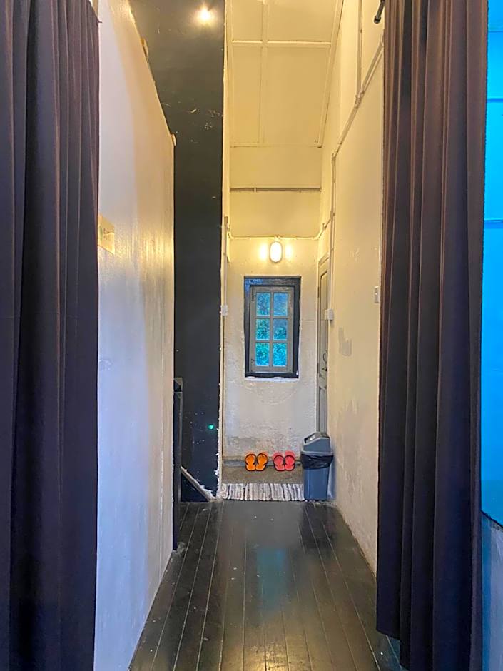 Hikers Sleep Port Guesthouse