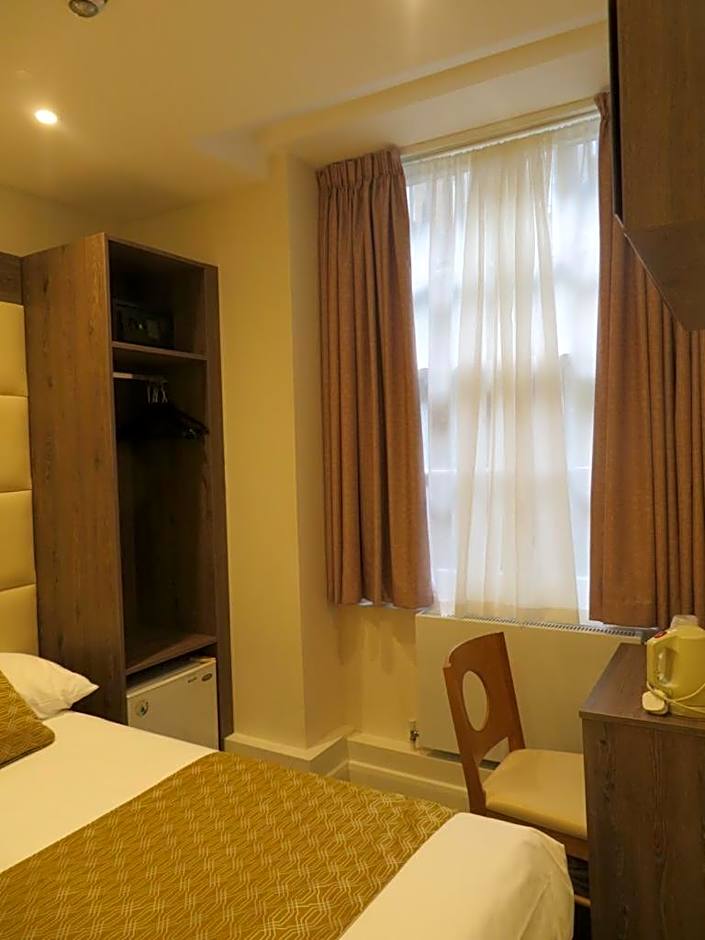 Glendale Hyde Park Hotel