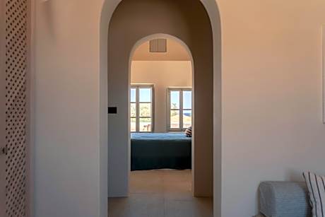 Suite with Balcony and Sea View