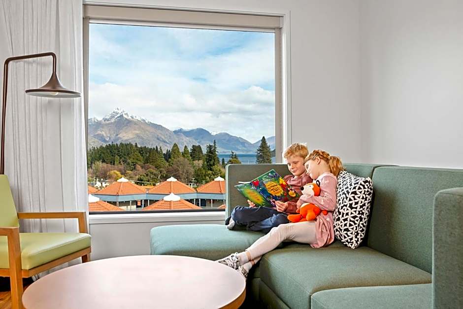 Holiday Inn Express And Suites Queenstown By IHG