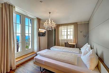 Deluxe Double or Twin Room with Lake View