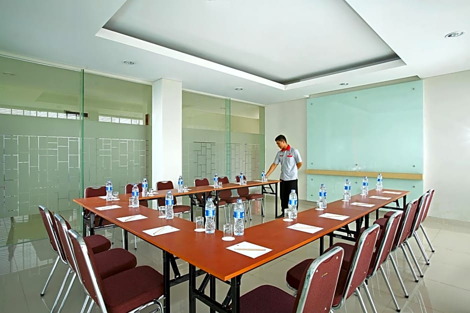 Amaris Hotel Bekasi Barat