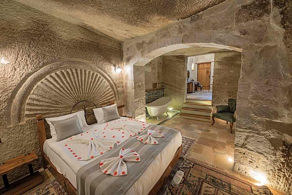 Sarnich Cave Suites