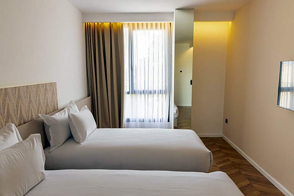 DIAGONAL HOTEL
