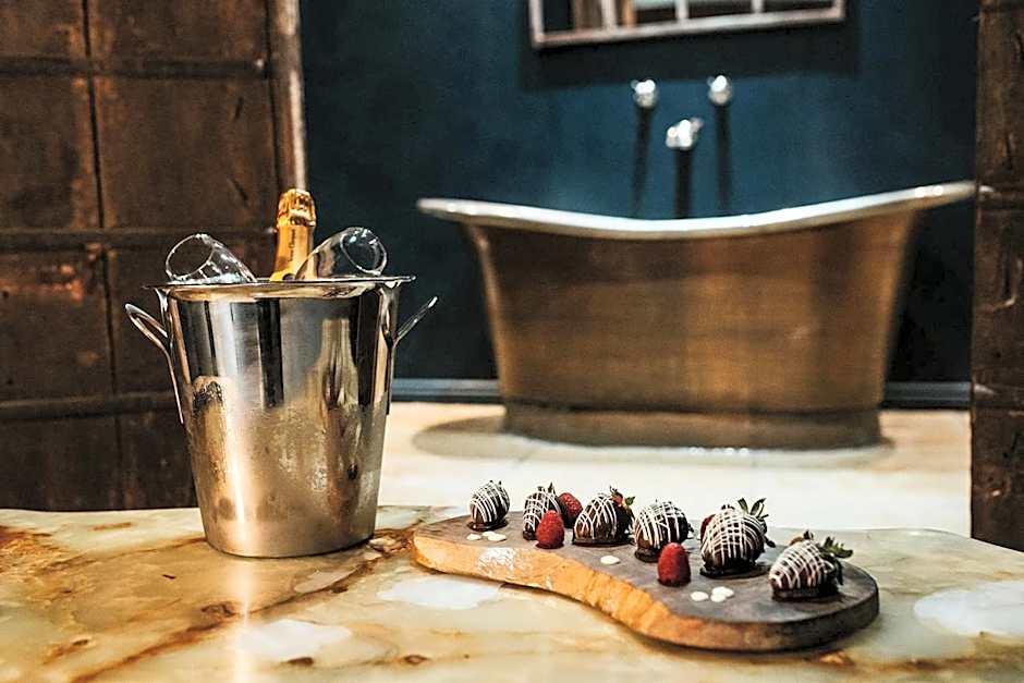 Le Petit Chateau & William de Percy