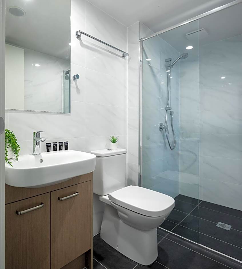 Ascot Budget Inn & Residences