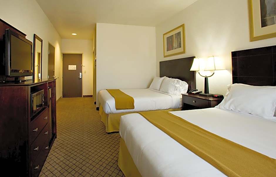 Photo 1 of 3 of Standard 2 Queen Beds