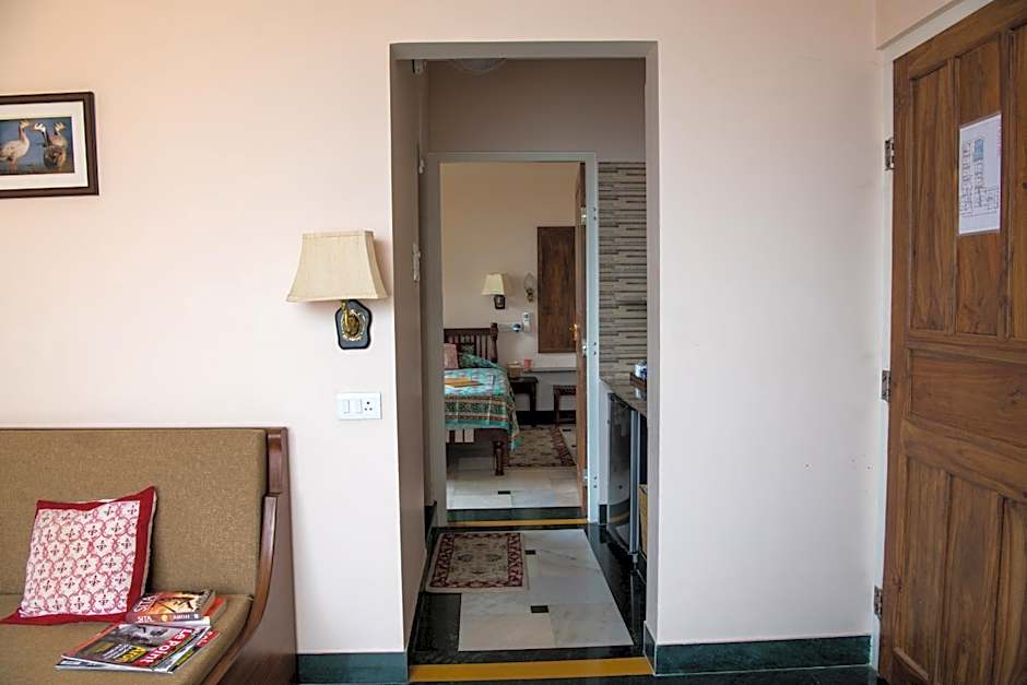 Hotel Arya Niwas