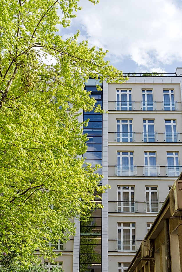 No.4 Residence
