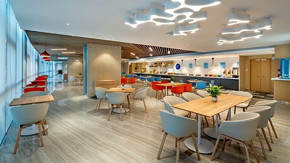 Holiday Inn Express Yangjiang City Center By IHG