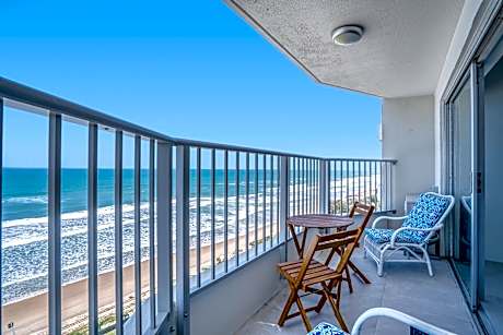 Pacific Plaza Apartments