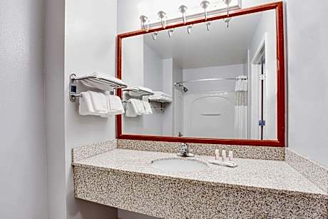 2 King Beds One-Bedroom Deluxe Suite Non-Smoking