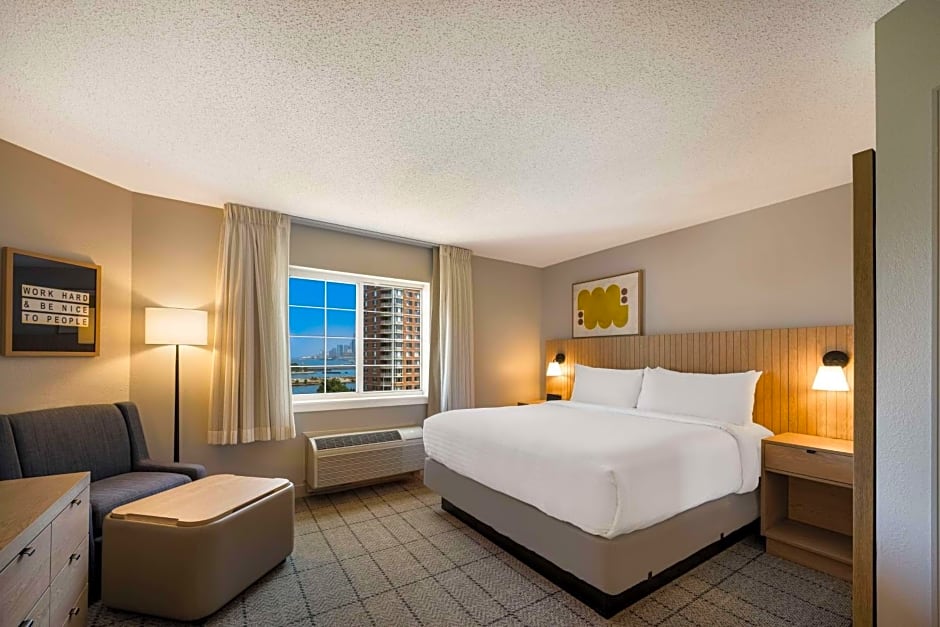 Sonesta Simply Suites Jersey City