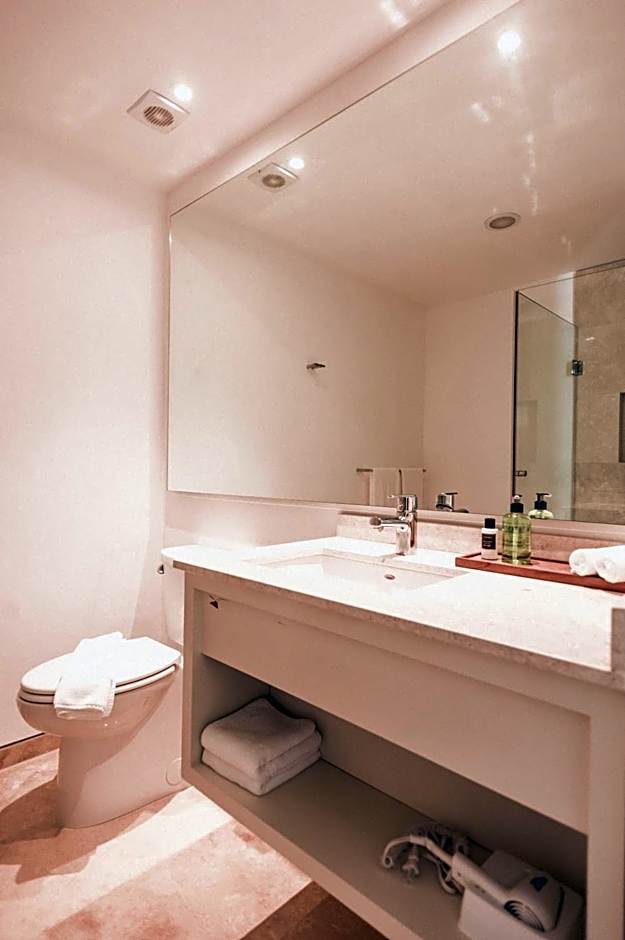 Antera Hotel & Residences