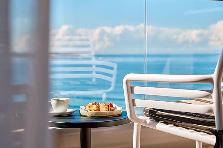 Rydges Cro''a Beachside