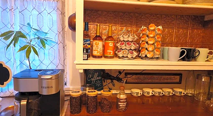 The Kings Throne Inn and Guest House