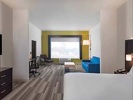 2 Queen Beds Suite