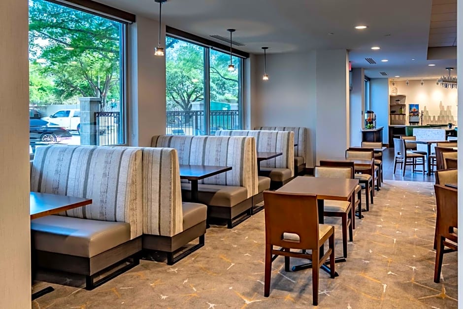 DoubleTree By Hilton Hotel Dallas-Farmers Branch