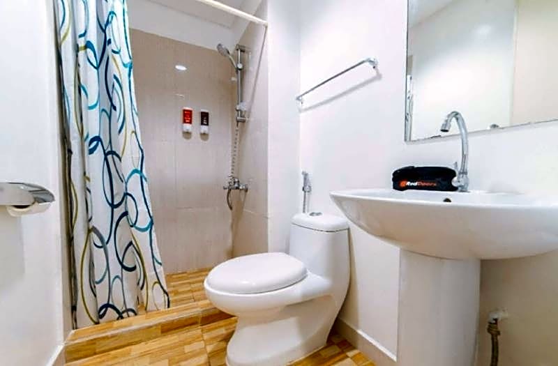 RedDoorz at Bel Air Soho Suites Makati City