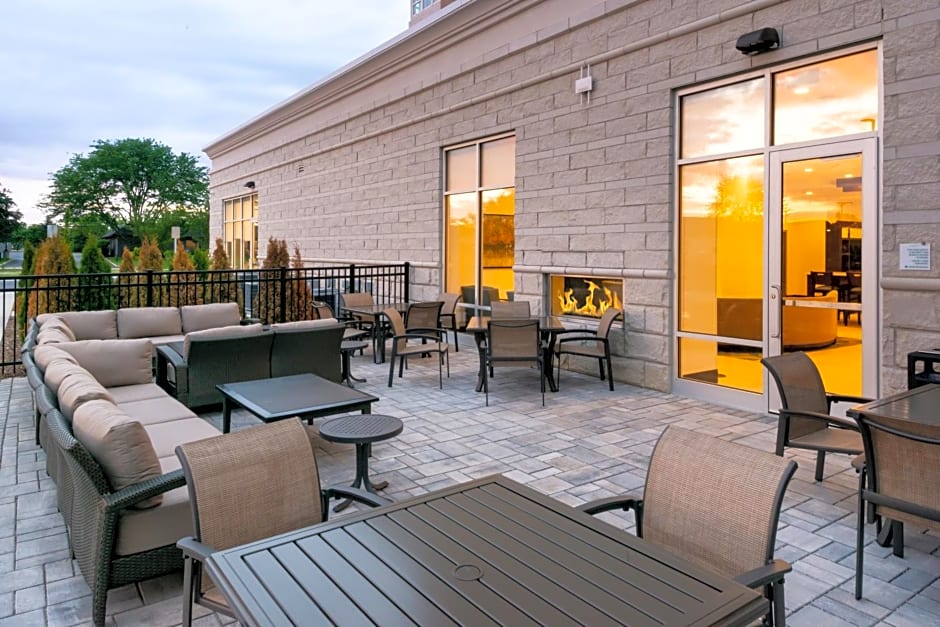 Holiday Inn & Suites Farmington Hills - Detroit NW, an IHG Hotel By IHG