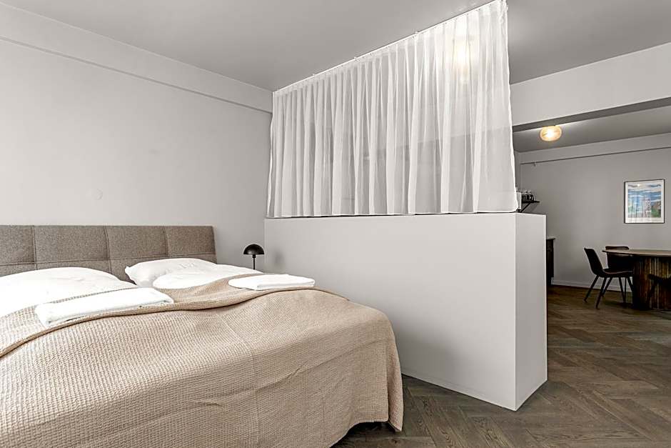 The Swan House by Heimaleiga