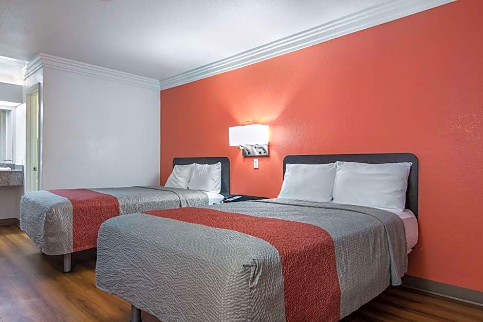 Motel 6-Marshall, TX