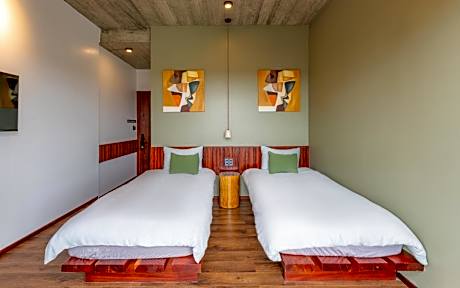 Deluxe Twin Room with Balcony