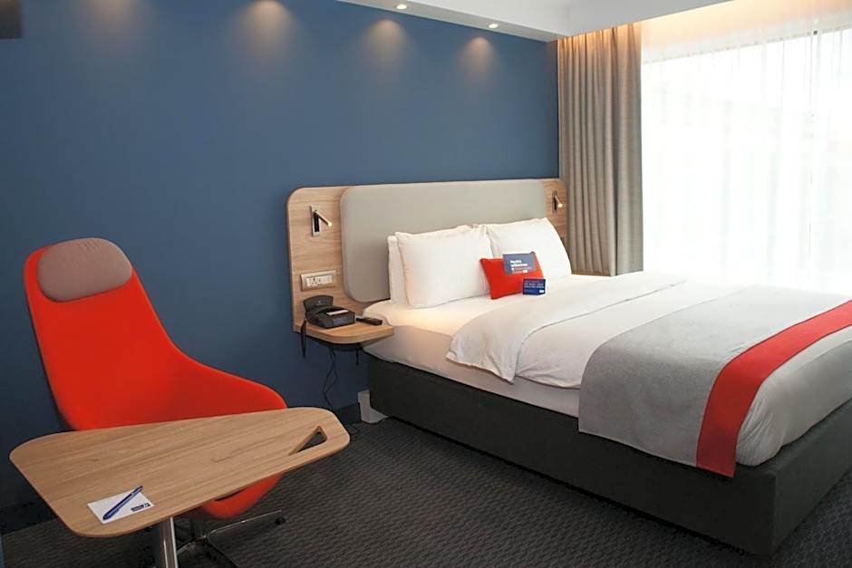 Holiday Inn Express Zürich Airport By IHG