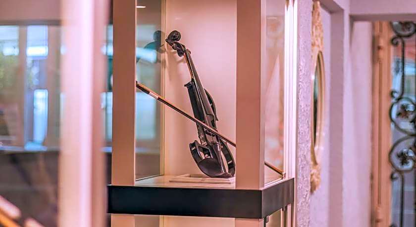 Maestro Hotel