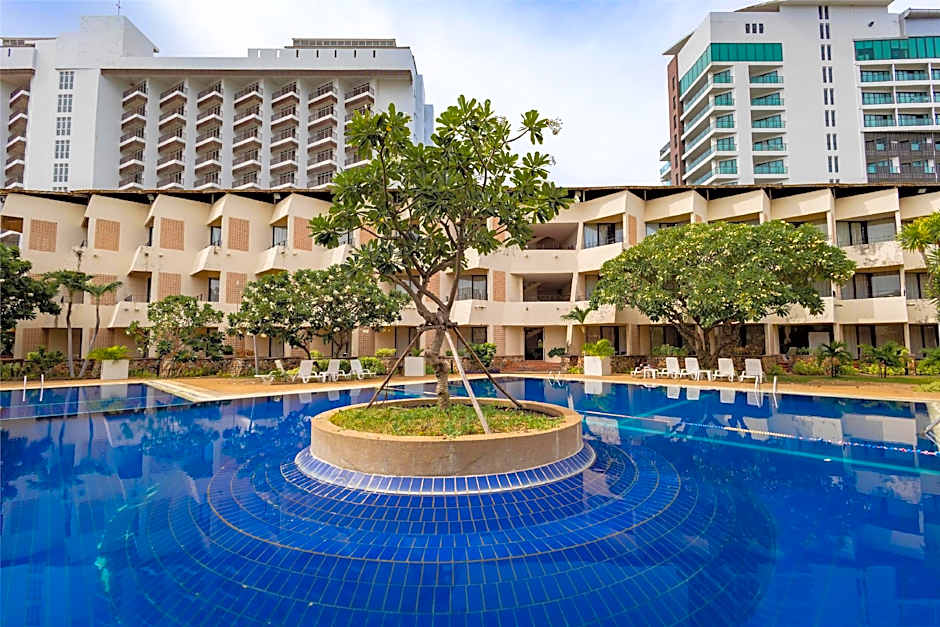 Tropicana Hotel (SHA Extra Plus)