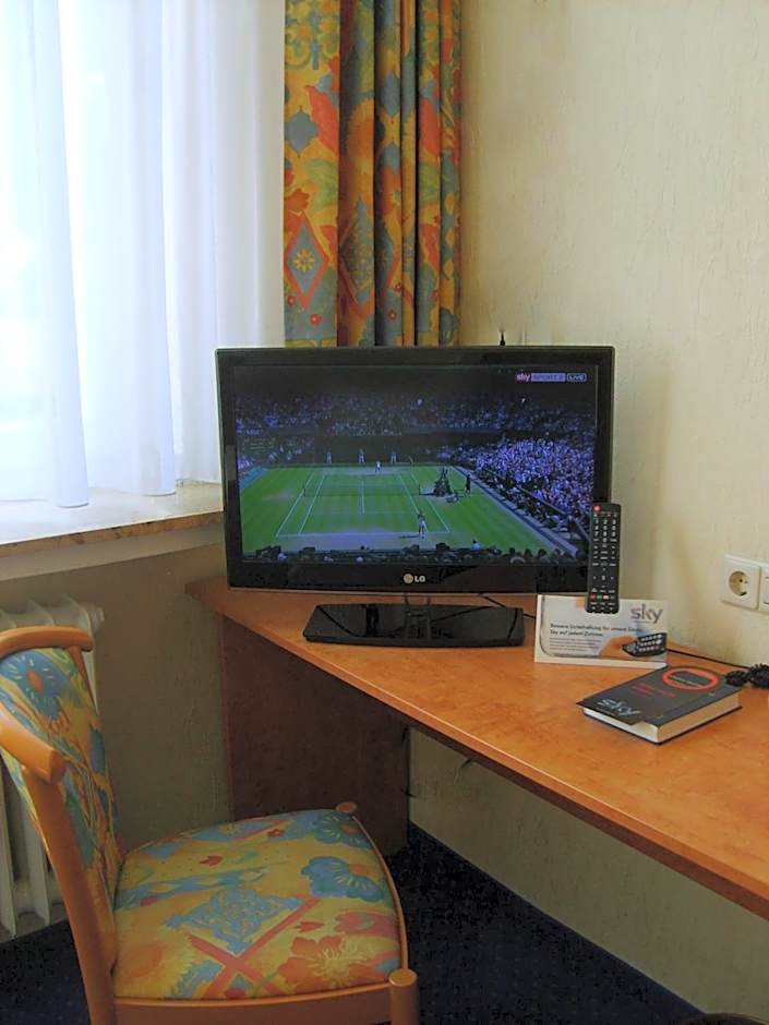 City Hotel by celina