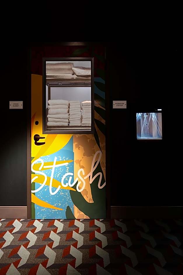 Moxy St. Petersburg Downtown