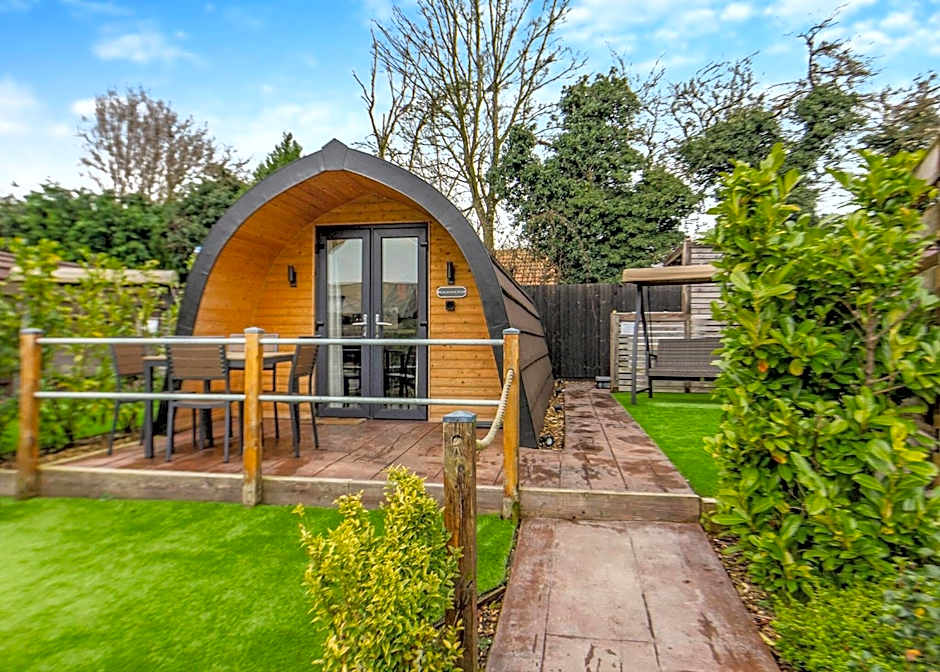 Peacock Lake Glamping