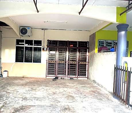 OYO Home 90492 Sena Homestay