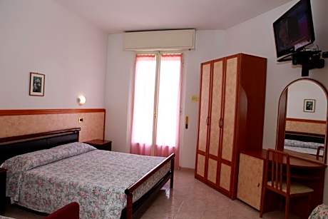 Double Room with Private External Bathroom