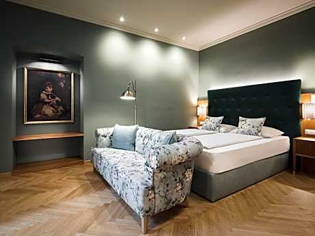 Single Room with Balcony - Annex