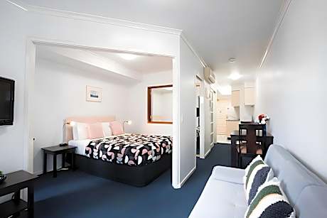 1 Bedroom Deluxe Apartment