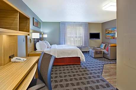 Queen Studio with Sofa Bed - Mobility and Hearing Accessible with Roll-in Shower