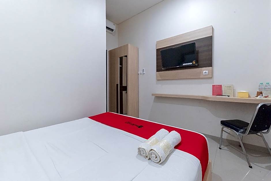 RedDoorz near CSB Mall Cirebon