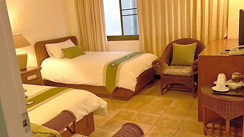 Surin Bay Inn (East Sun Properties Co., Ltd.)